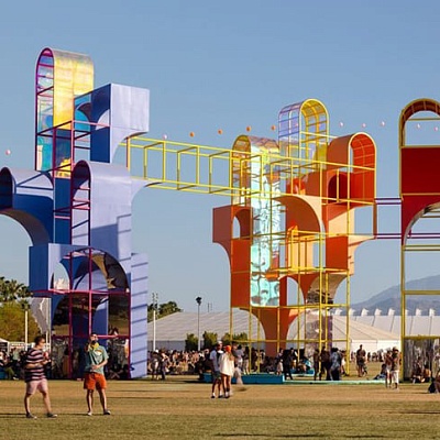 Искусство посреди пустыни: самые впечатляющие инсталляции с фестиваля Coachella